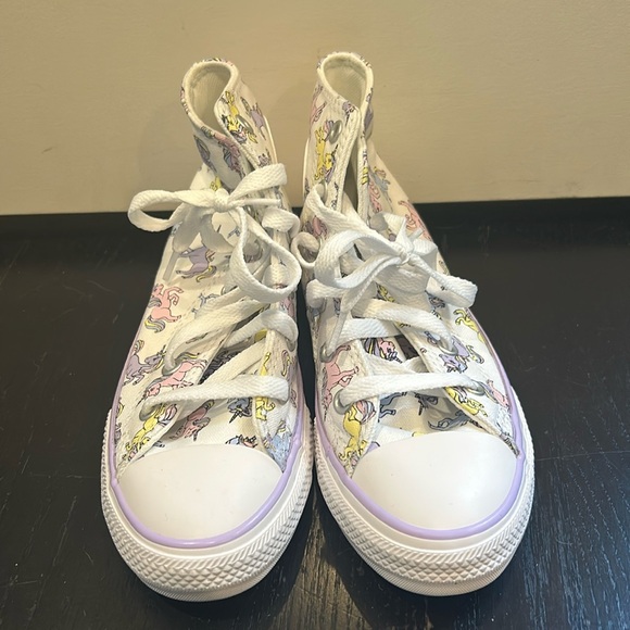 *NEW* Girls Converse Chuck Taylor, unicorn collection high tops - size 1 - Picture 3 of 11